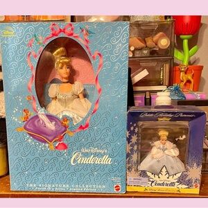 Disney's Cinderella Signature Collection doll & Cinderella Petite Holiday